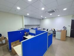 UB. One (D14), Factory #570520761